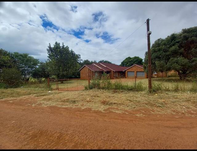 4 BEDROOM HOUSE FOR SALE IN STOFFBERG
